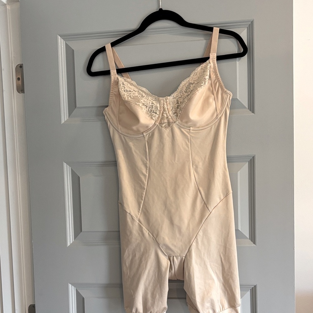Maidenform Body Shaper with beige built in underwire bra. Size 38C.